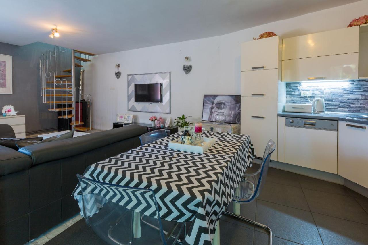 Apartments Kalla Crikvenica Bagian luar foto