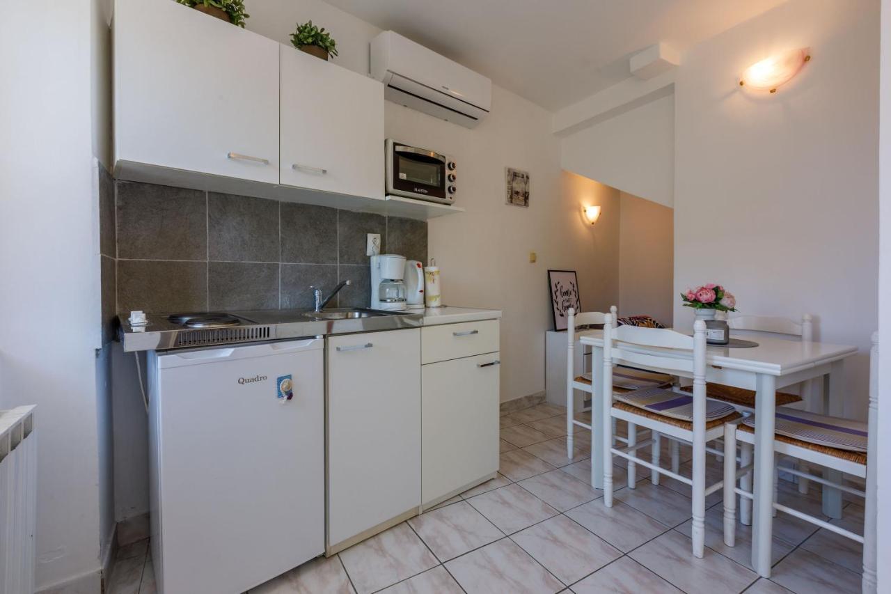 Apartments Kalla Crikvenica Bagian luar foto
