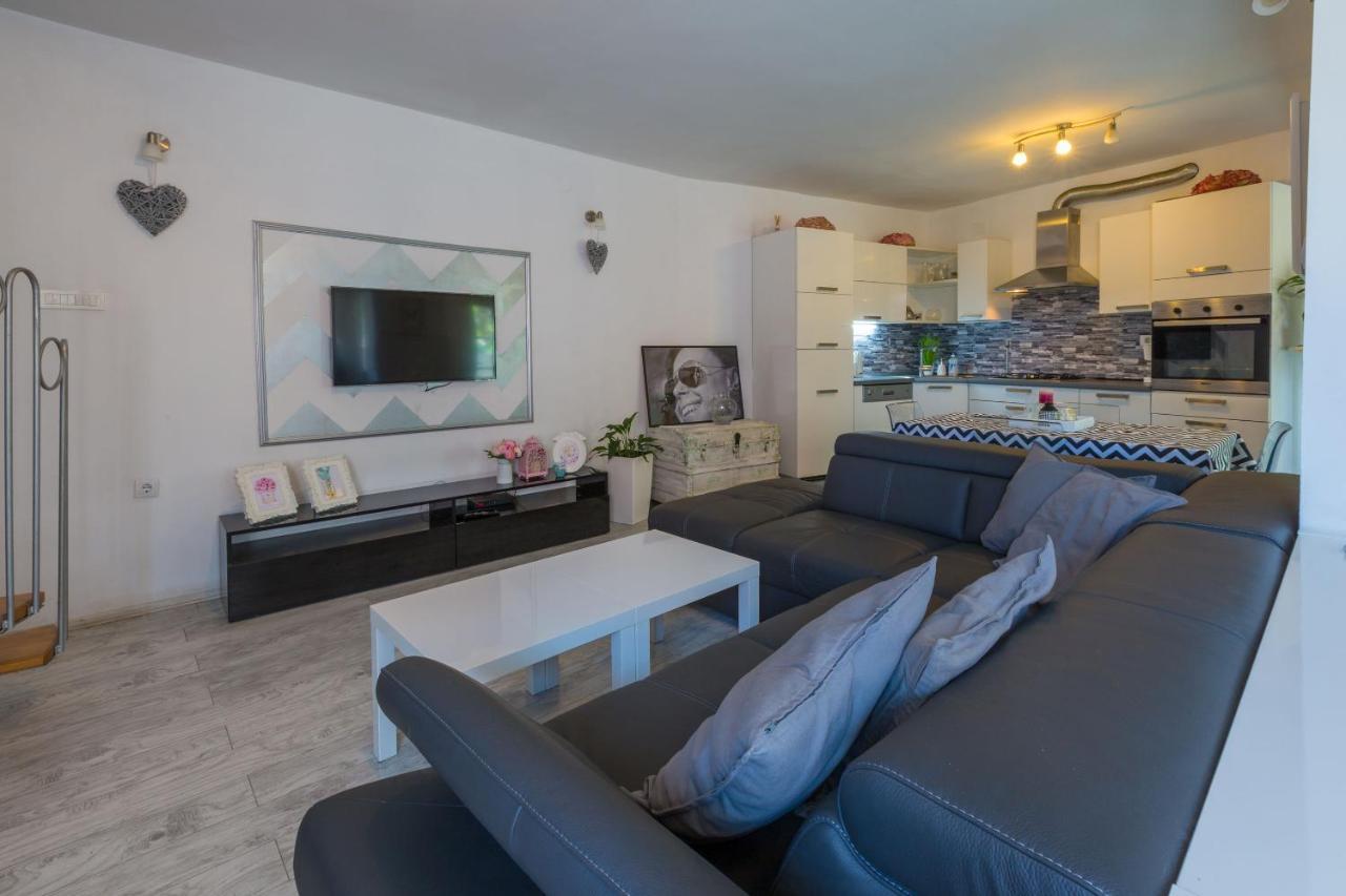 Apartments Kalla Crikvenica Bagian luar foto