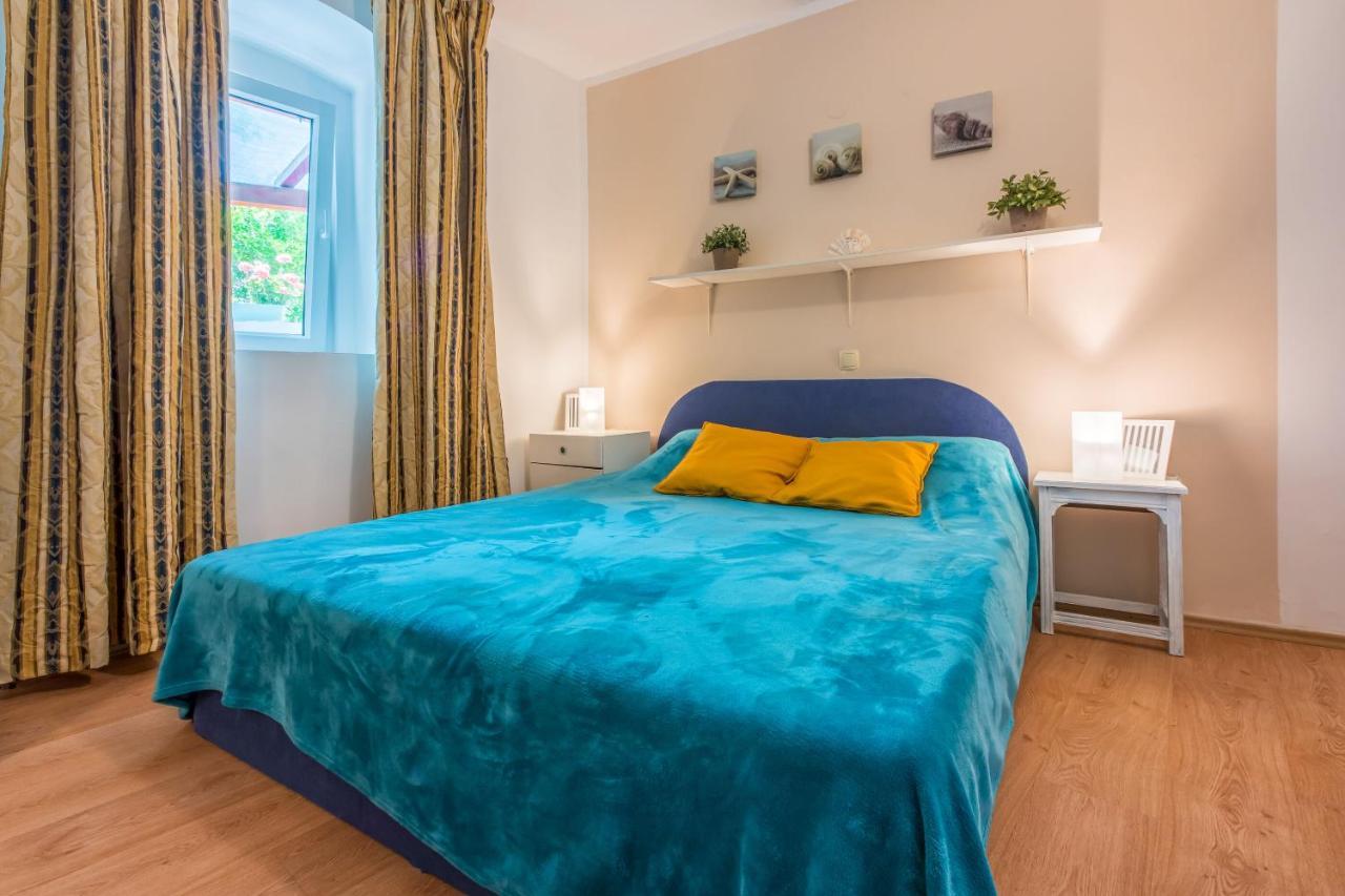 Apartments Kalla Crikvenica Bagian luar foto