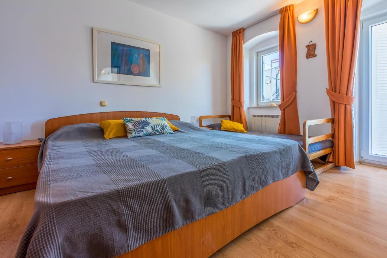 Apartments Kalla Crikvenica Bagian luar foto